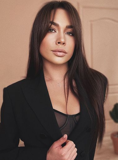 Holly Queen